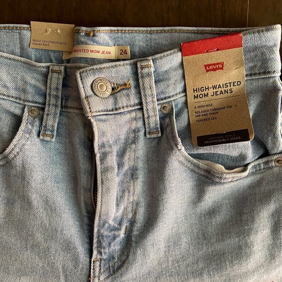 NWT Levi's High Waisted Relaxed Fit Loose Fit Mom Jeans - Picture 10 of 11